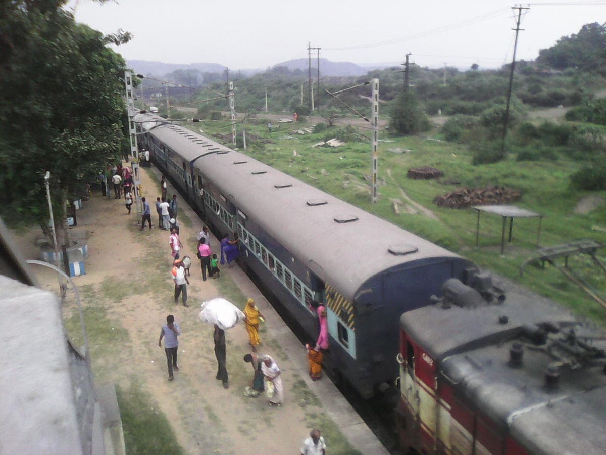 Parallel railway lines to circumvent underground mine fire tracks in Dhanbad