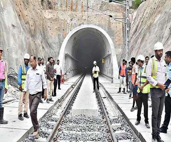 Barkakana Railway tunnel built, minimising 60 Km Patna-Ranchi distance  