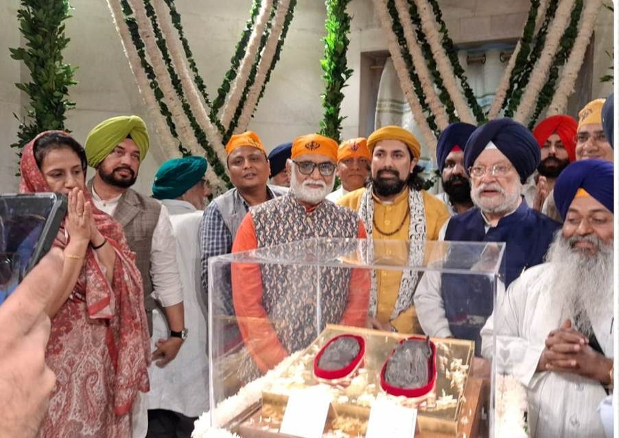 Blessed footwear of Sri Guru Gobind Singh Ji Maharaj and Mata Sahib Kaur Ji — ceremoniously enshrined in Patna