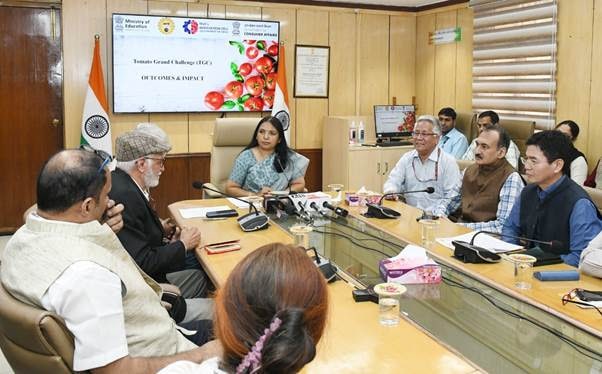Centre provides funding to 28 innovators of ‘Tomato Grand Challenge’