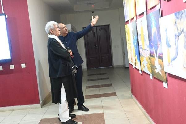 padma-shri-vasudeo-kamath-organised-art-exhibition-showcasing-lord-budha-in-russia