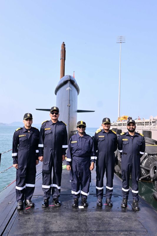 Prior to her Jharkhand visit, President Murmu took sortie at Karwar Naval Harbour, Karnataka