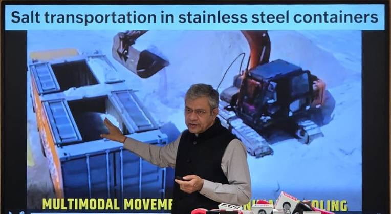 Indian Railways Pushes Five New Reforms: Cargo, Construction, and Passenger Convenience in Focus