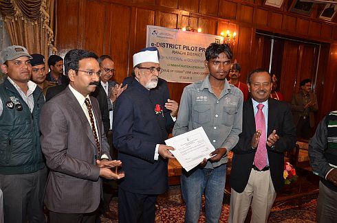 Governor Ahmad distributes one lakh certificates online