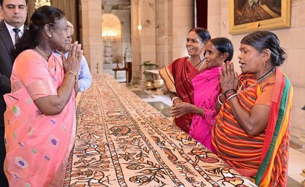 Sohrai Art of Jharkhand Shines at Rashtrapati Bhavan during Kala Utsav 2025