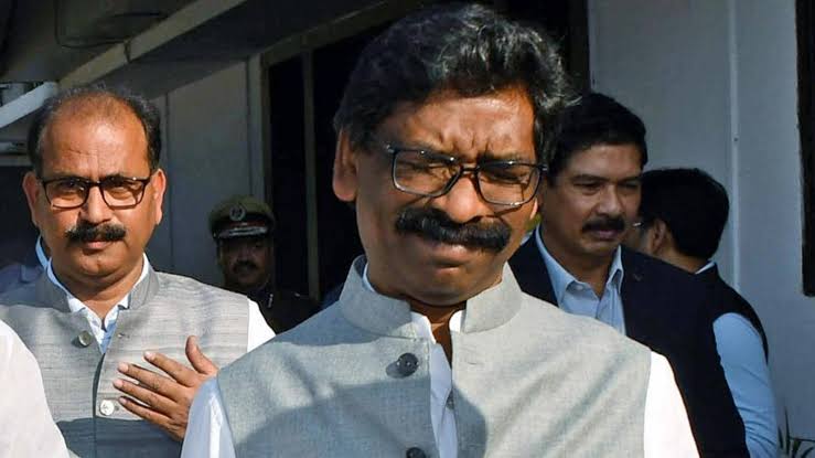 Setback for Hemant Soren as JHC refused to postpone the date of hearing of PILs against him