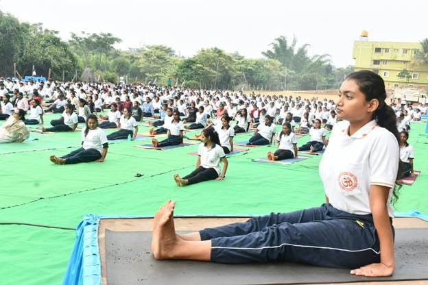 international-day-of-yoga-2026s-vyasa-organised-yoga-programme-as-part-of-100-day-countdown-series