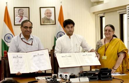 Centre launches 'Gyan Post' to Enable Affordable Delivery of Books