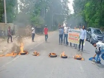 First day of 2-day bandh called by students demanding 100 % quota for locals failed to evoke popular response in Ranchi