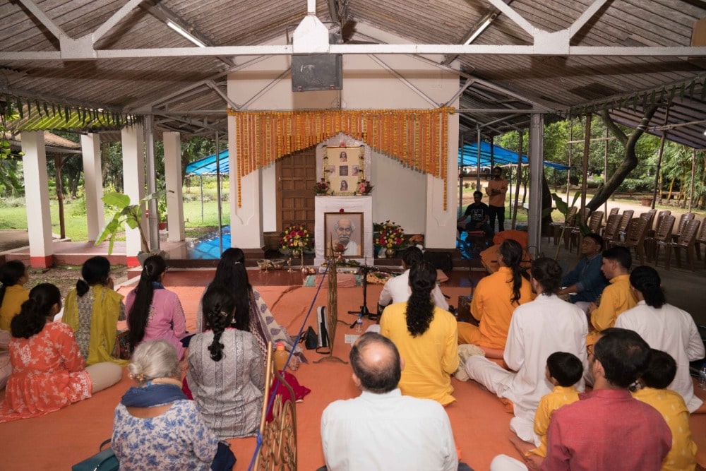 commemoration-of-yogavatar-lahiri-mahasaya-s-195th-birth-anniversary-held-at-yogoda-ashram