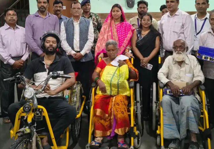 persons-with-disabilities-take-part-in-a-live-show-of-their-own-in-jamshedpur-purple-fair