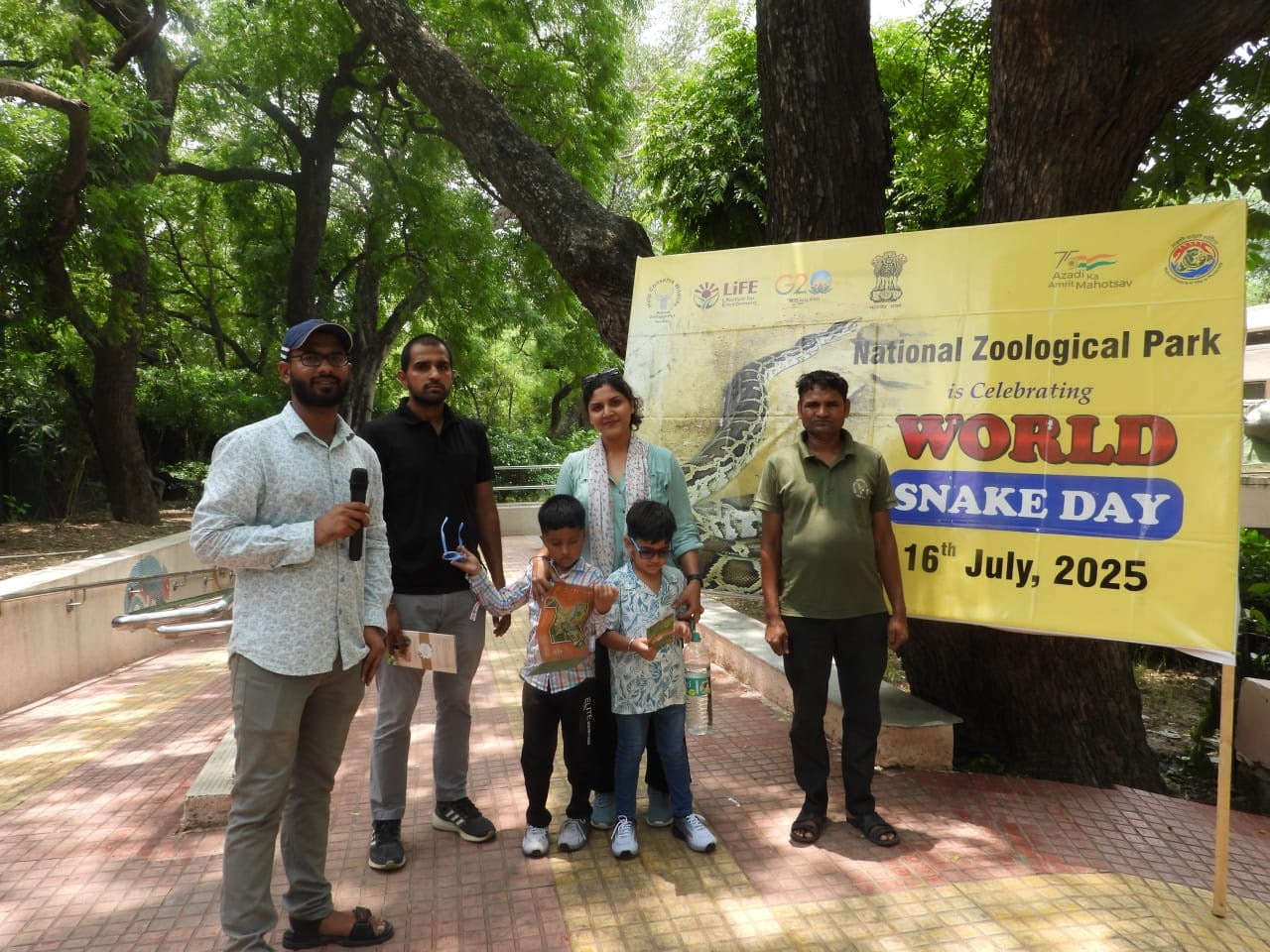 as-national-zoological-park-observed-the-world-snake-day-snake-charmers-thronged-shiva-temples-in-jharkhand