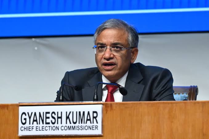 Why CEC Gyanesh Kumar was felicitated with  distinguished Alumni Award by IIT Kanpur?