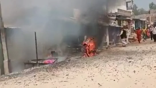 Five burnt to death as fire broke out at a firecracker shop in Garhwa 