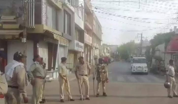 Tension in as youth indulged in violence, two cops injured