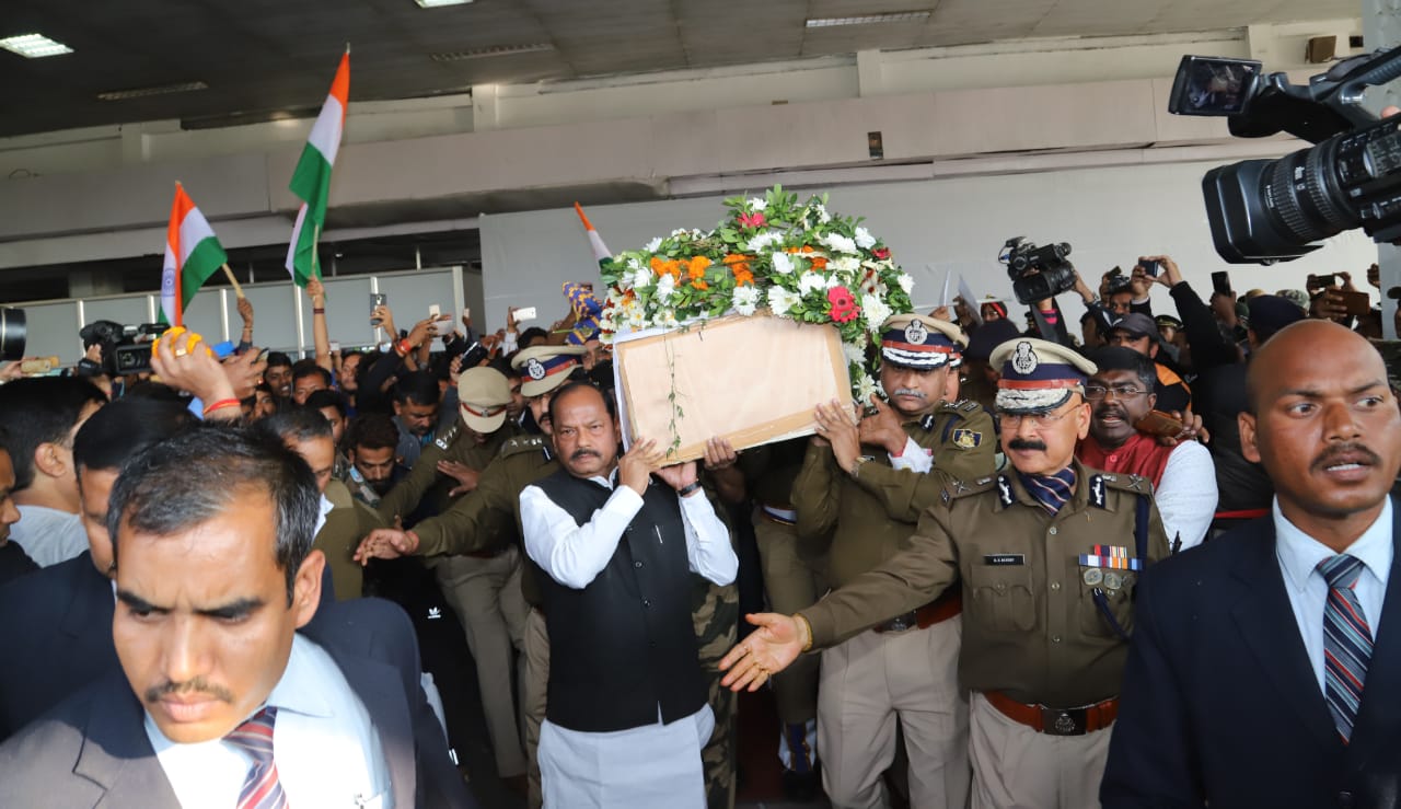 Jharkhand bids tearful adieu to martyred soldier Vijay Soreng