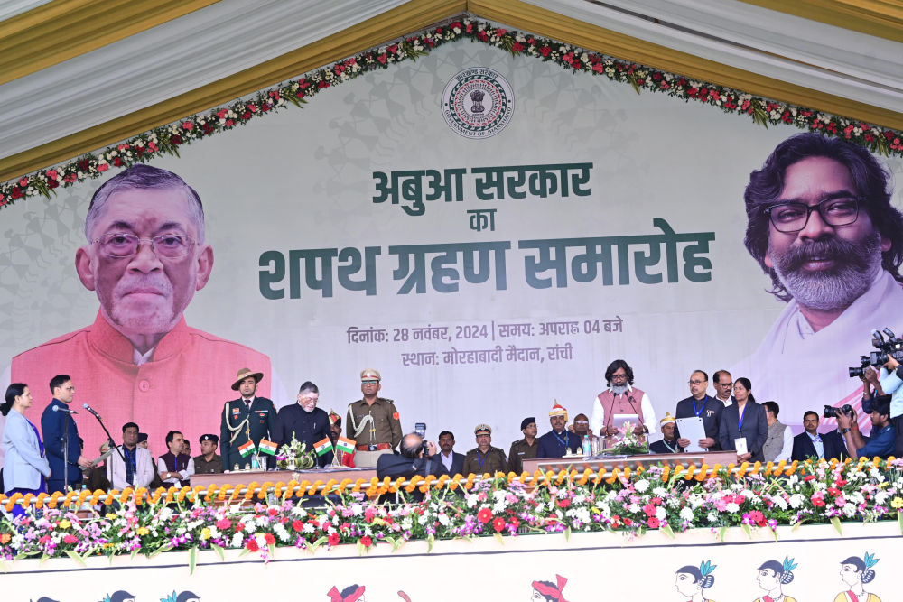 Hemant Soren takes oath as CM in mega function in Ranchi: Kharge, Rahul, Mamata, Stalin, Akhilesh & many others witness the historic event 