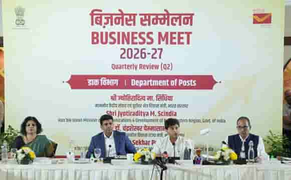 india-post-sets-record-crosses-4000-crore-revenue-mark