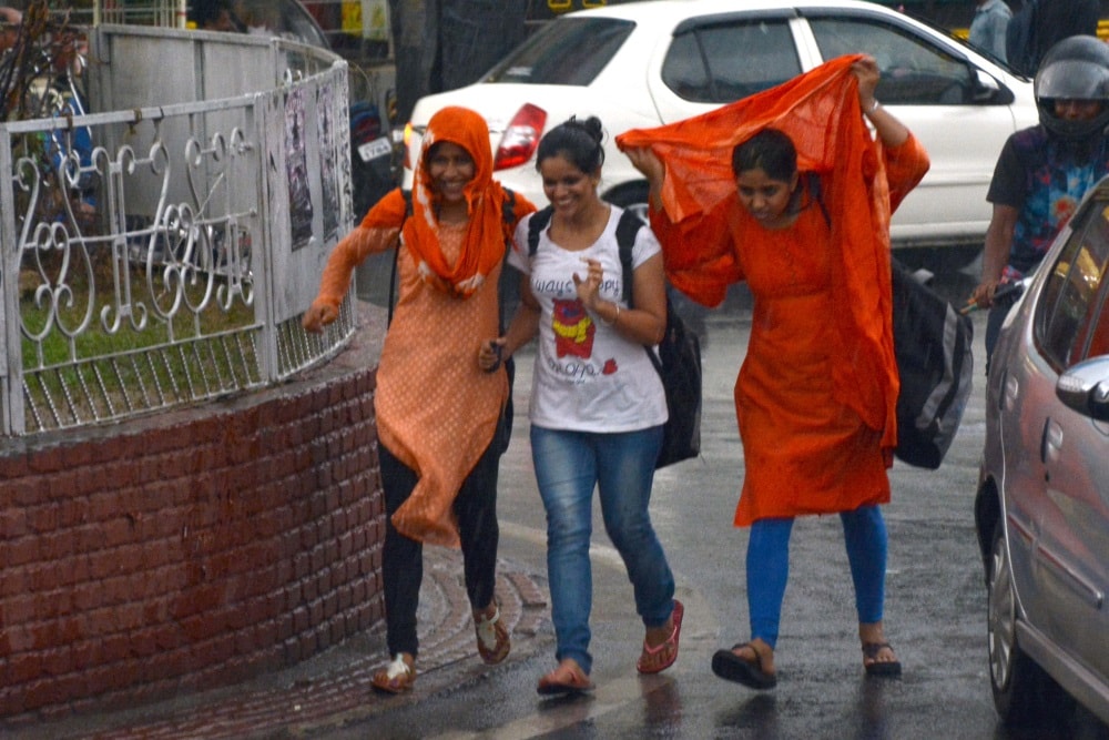 Monsoon hits Ranchi,expected to cover Jharkhand soon 