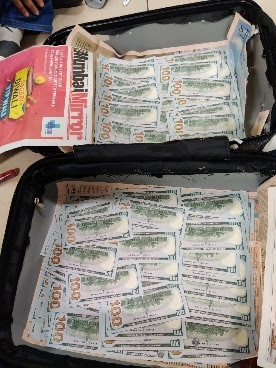 DRI intercepts 2 passengers with illicit foreign currency worth Rs 3.7 crore at Mumbai airport