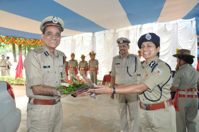 eight-naxals-arrestedarms-and-ammunitions-seized-in-jharkhand