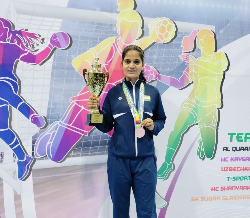 Manika Pal helps T Sports Club (India)  win a bronze medal 