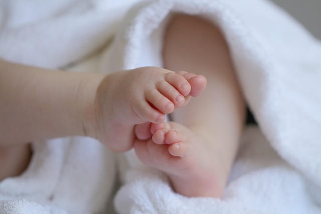 Minor becomes mother by delivering a baby in toilet in Jharkhand’s Giridih town