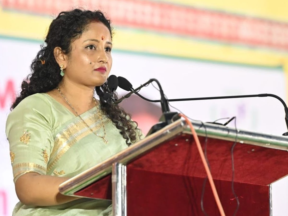 gandey-assembly-by-poll-by-filling-nomination-for-gandey-assembly-seat-kalpana-joins-electoral-battle