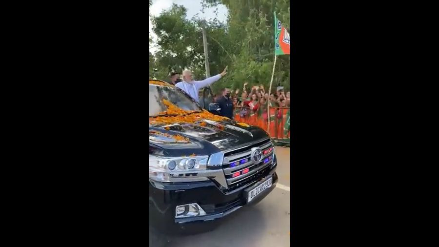 Huge crowd greets PM Modi in Deogarh where he launched Rs 16,800 Cr.development initiatives 