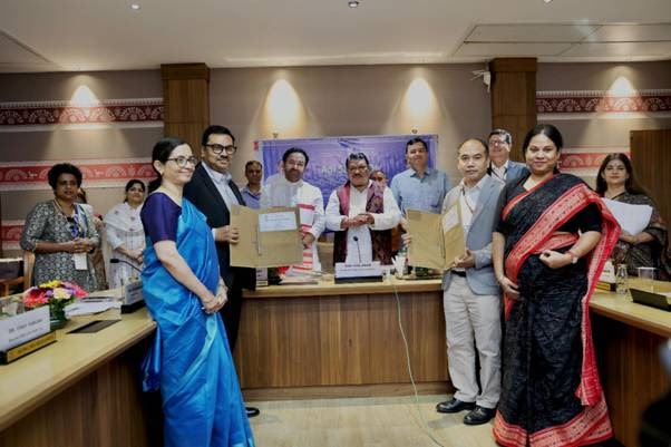 Centre- CIL sign MoU for capacity building in 76 Eklavya Model Residential Schools in Tribal India covering Jharkhand 