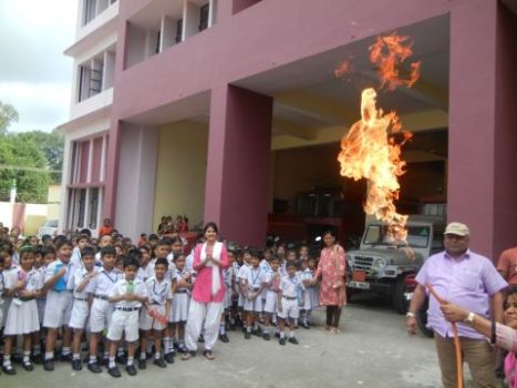 DPS Ranchi Class 1 students visit Fire Service Station