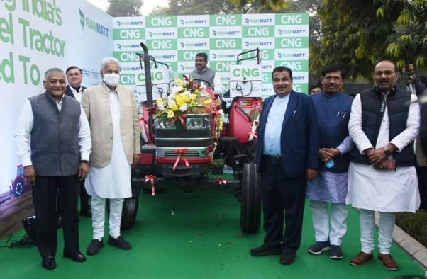 Gadkari launches India’s first Diesel-converted CNG Tractor