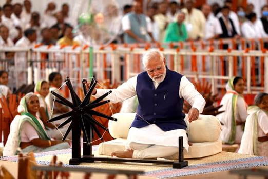 kvic-product-sales-surpass-rs187-lakh-crore-mark-up-to-275-increase-in-artisans-remuneration