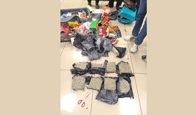 dri-intercepts-a-woman-recovers-7-packets-of-amphetamine-drug