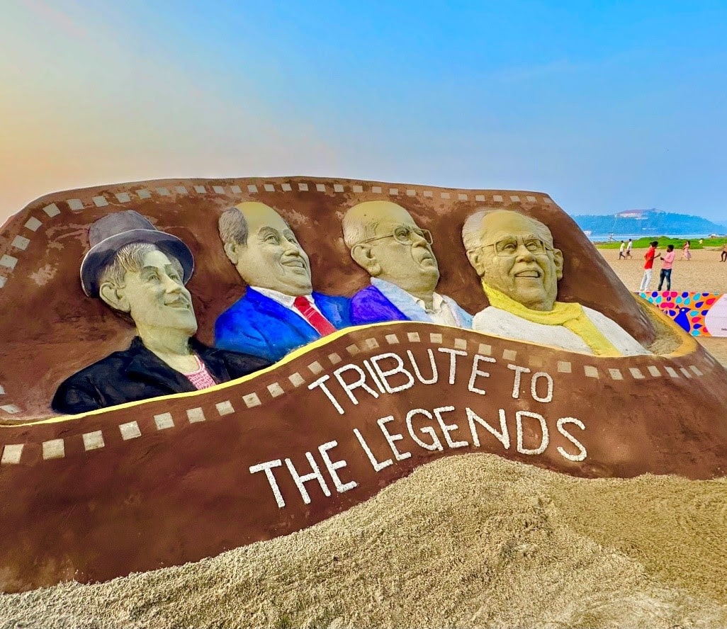 Miramar Beach in Goa witness the stunning sand artistry of Sudarsan Pattnaik
