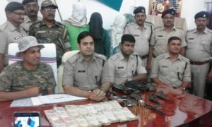 Cops arrest 4 Naxals,recover Rs 10 lakh cash,weapons in Chatra