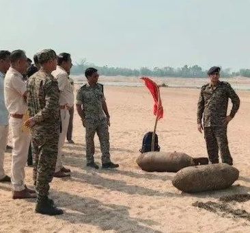 Army defused World War II-era bomb near the Subarnarekha River in Jharkhand 