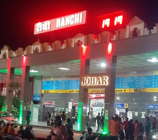 Travellers returning home in Jharkhand for Chhath festival laud Railways for operating clean trains