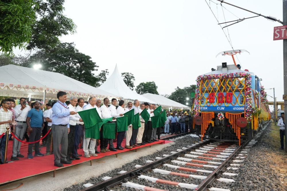 excludive-chittaranjan-locomotive-works-producing-a-record-800-electric-locomotives