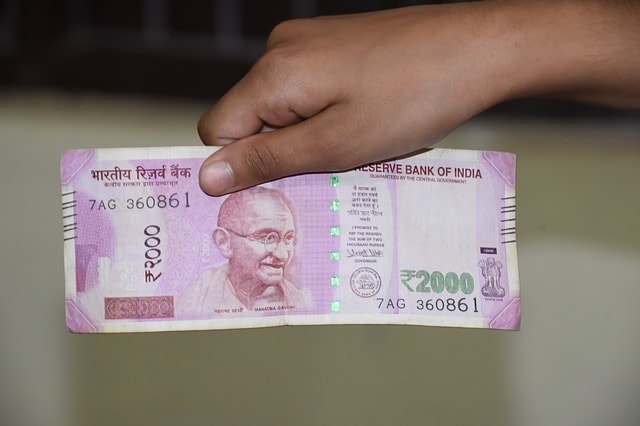 RBI stops printing Rs 2000 notes 