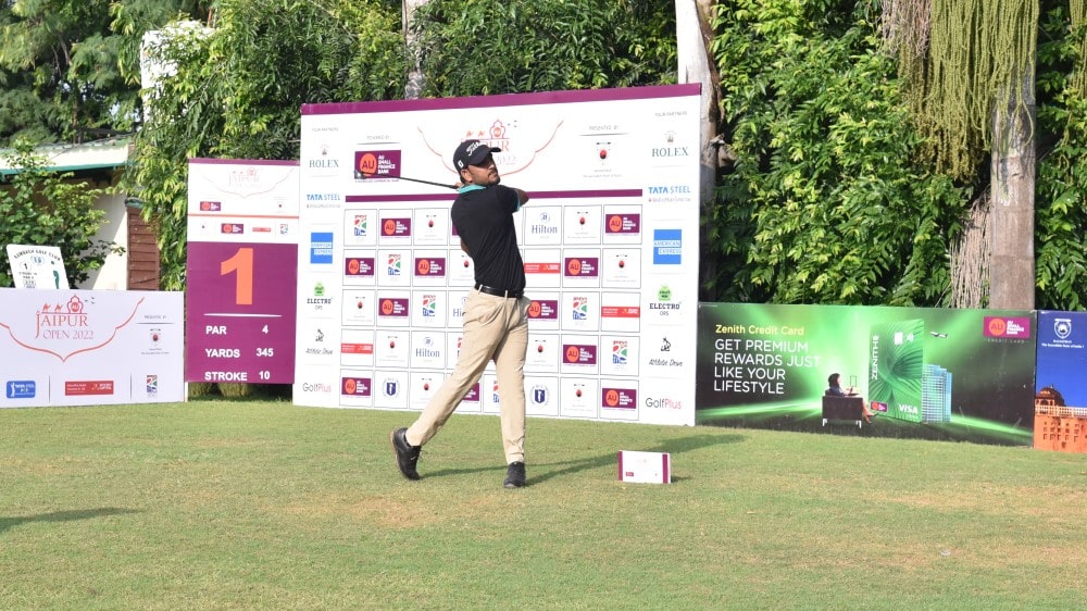 Golf : Amrit Lal returns super 63 to take the lead , Yuvraj Sandhu fails to make the cut at Jaipur Open 