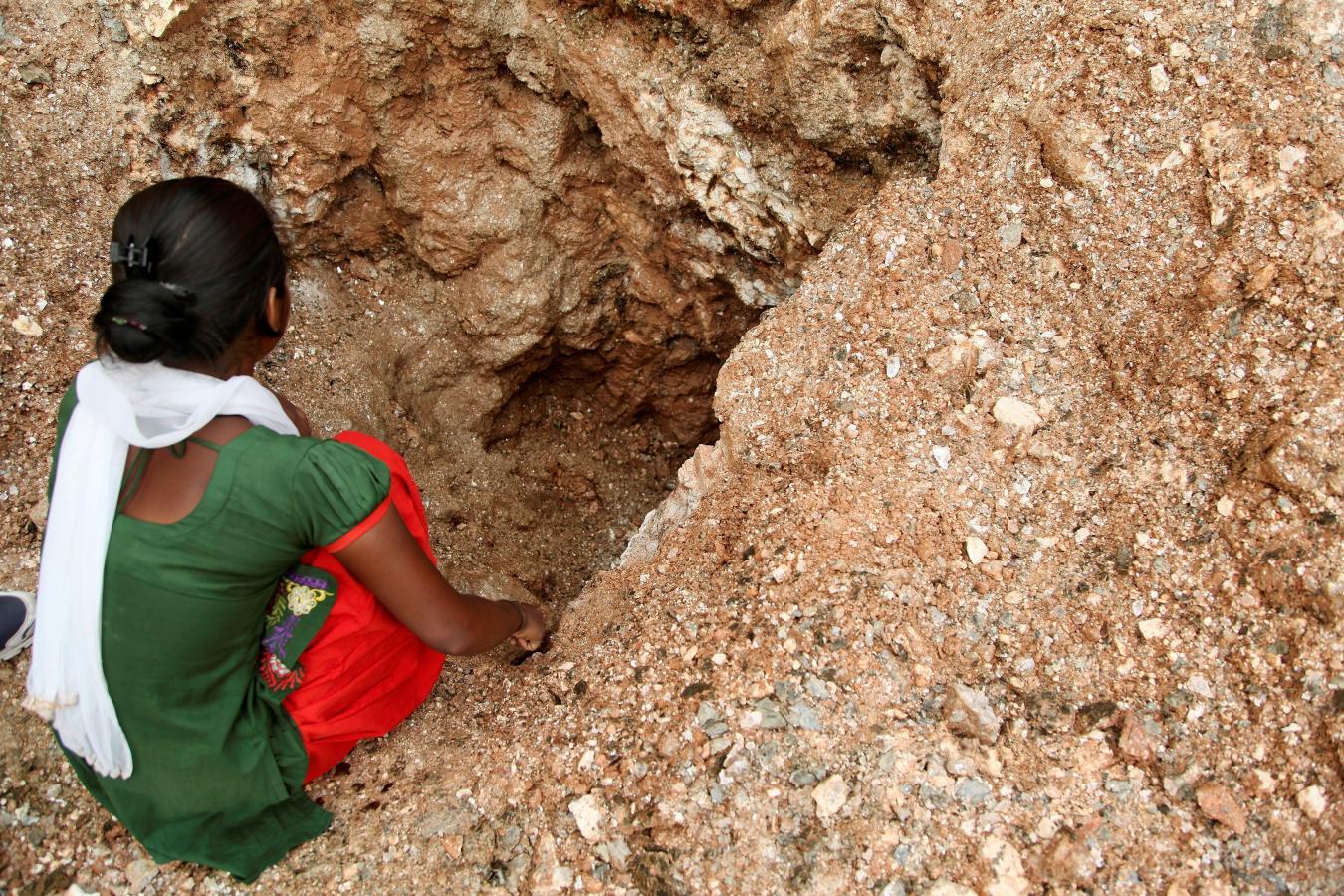 Mica mine caved in, six buried alive in Koderma