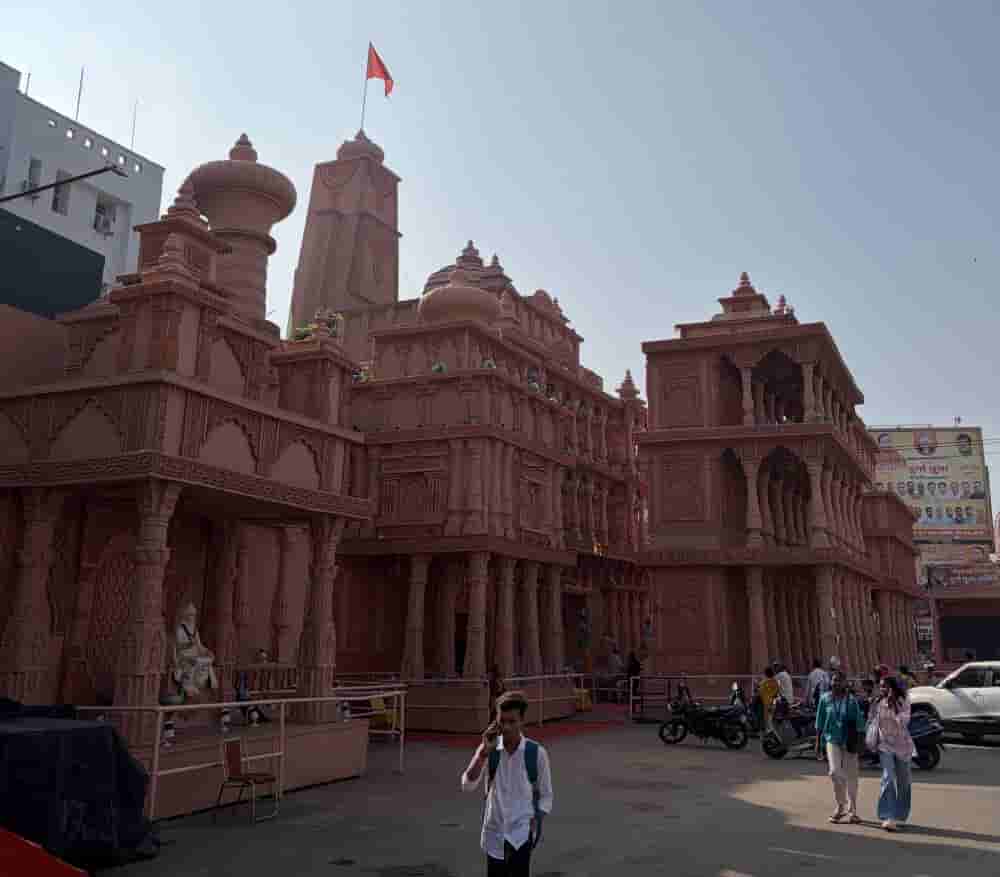 ranchi-durga-puja-pandal-shows-gujarats-iconic-dwarkadhish-temple-pm-modis-scuba-dive