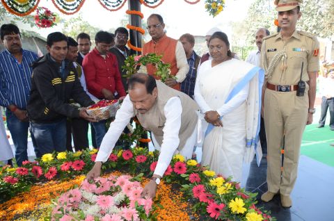 Jharkhand foundation day:Birsa Munda paid tributes;Ranchi light up