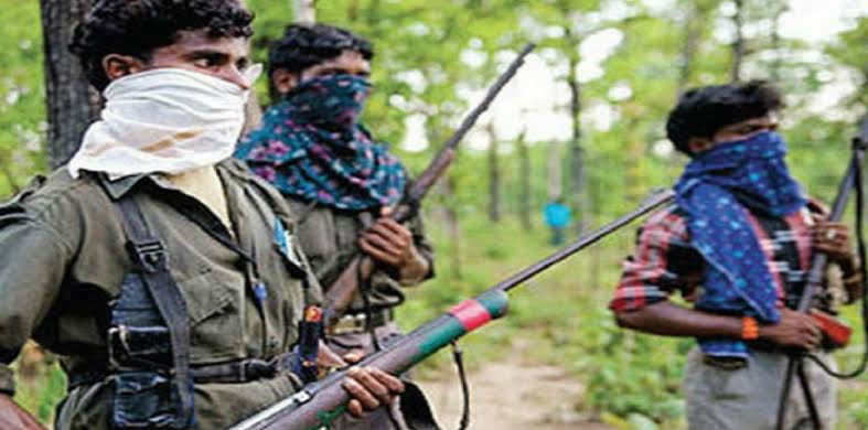 jharkhand-based-naxal-commander-carrying-bounty-of-rs-30-lakh-killed-by-police-in-varanasi