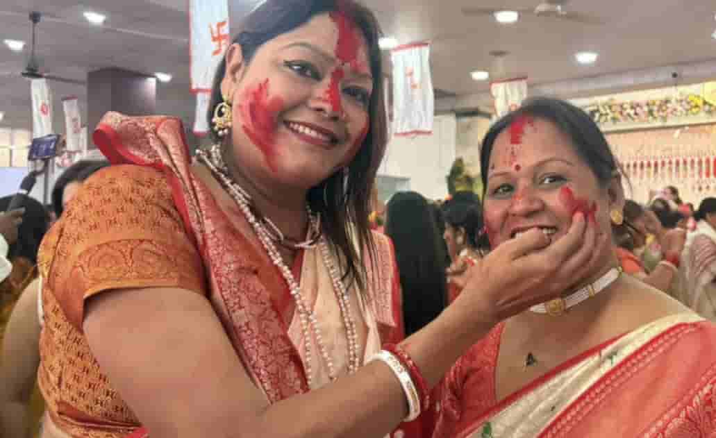 ranchi-rocked-by-sindoor-khela-that-colours-faith-sisterhood-and-shared-heritage